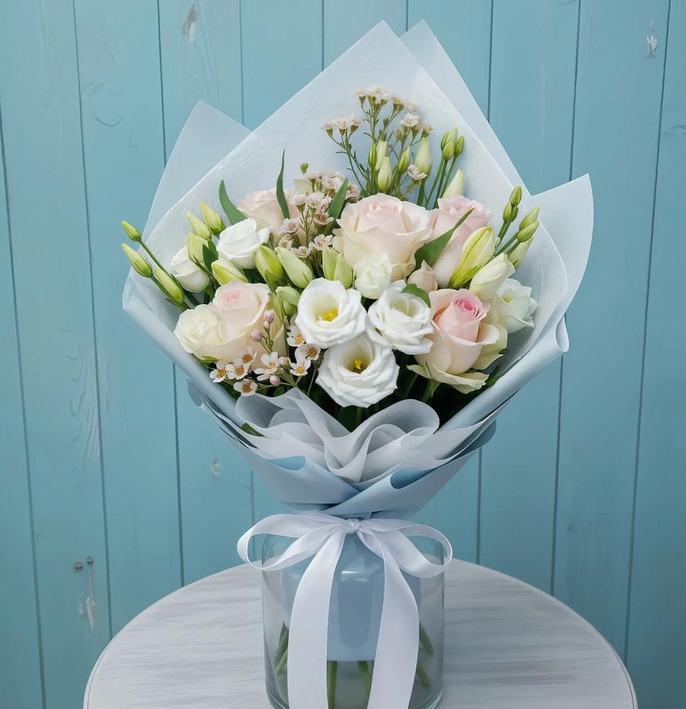 Букет цветов из: Розы и Лизиантусы в Введенском Курганской области