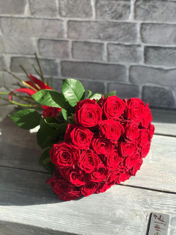 Букет Красные розы Фридом в Введенском Курганской области