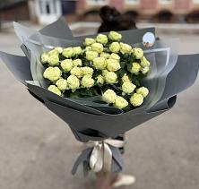 Букет Белые кустовые розы Солинеро в Введенском Курганской области