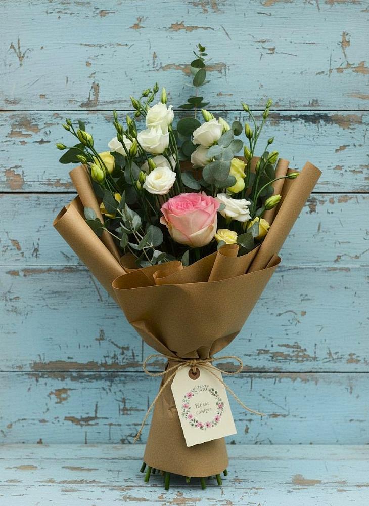 Букет цветов из: Розы и Лизиантусы в Введенском Курганской области