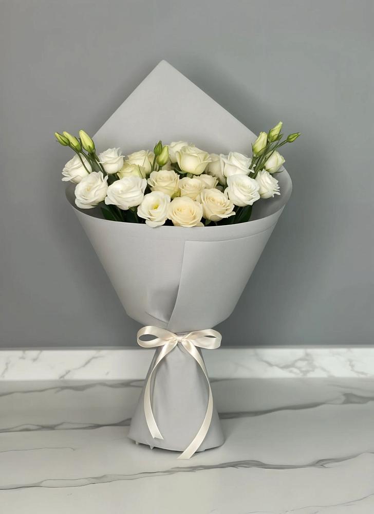 Букет цветов из: Розы и Лизиантусы в Введенском Курганской области