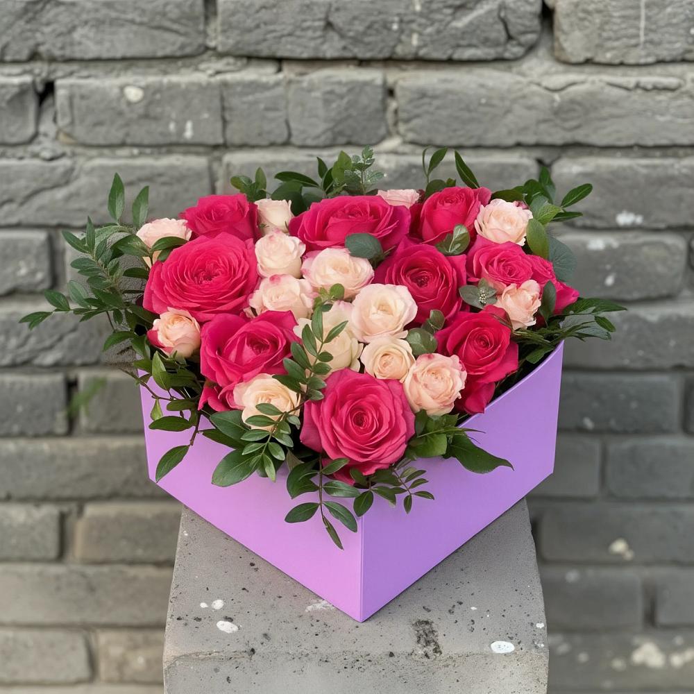 Цветочная композиция из Розы в коробке в Введенском Курганской области