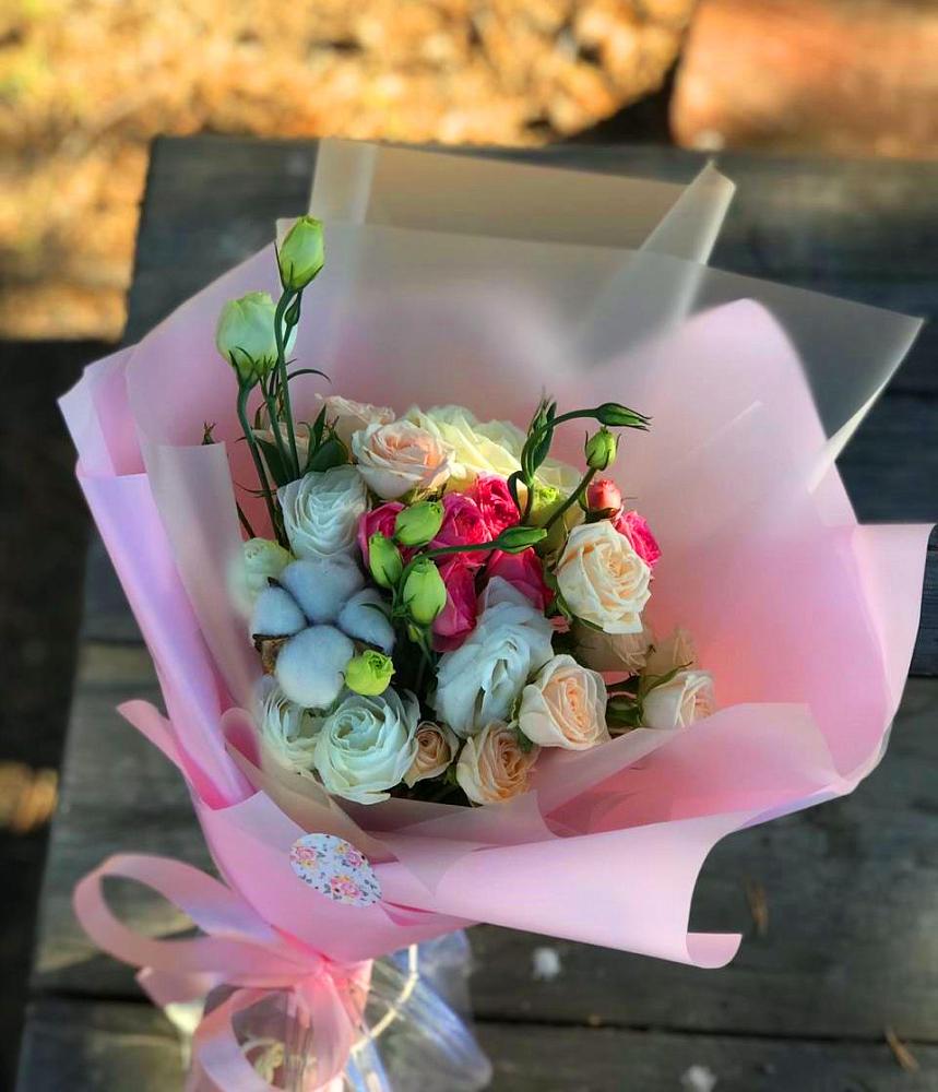 Букет цветов из: Розы и Лизиантусы в Введенском Курганской области