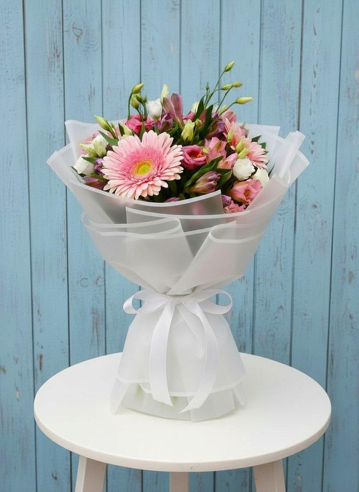 Букет цветов из: Герберы, Альстромерии и Лизиантусы в Введенском Курганской области