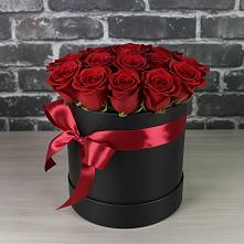 Цветочная композиция из Розы в шляпной коробке в Введенском Курганской области