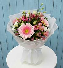 Букет цветов из:  Герберы, Альстромерии и Лизиантусы в Введенском Курганской области