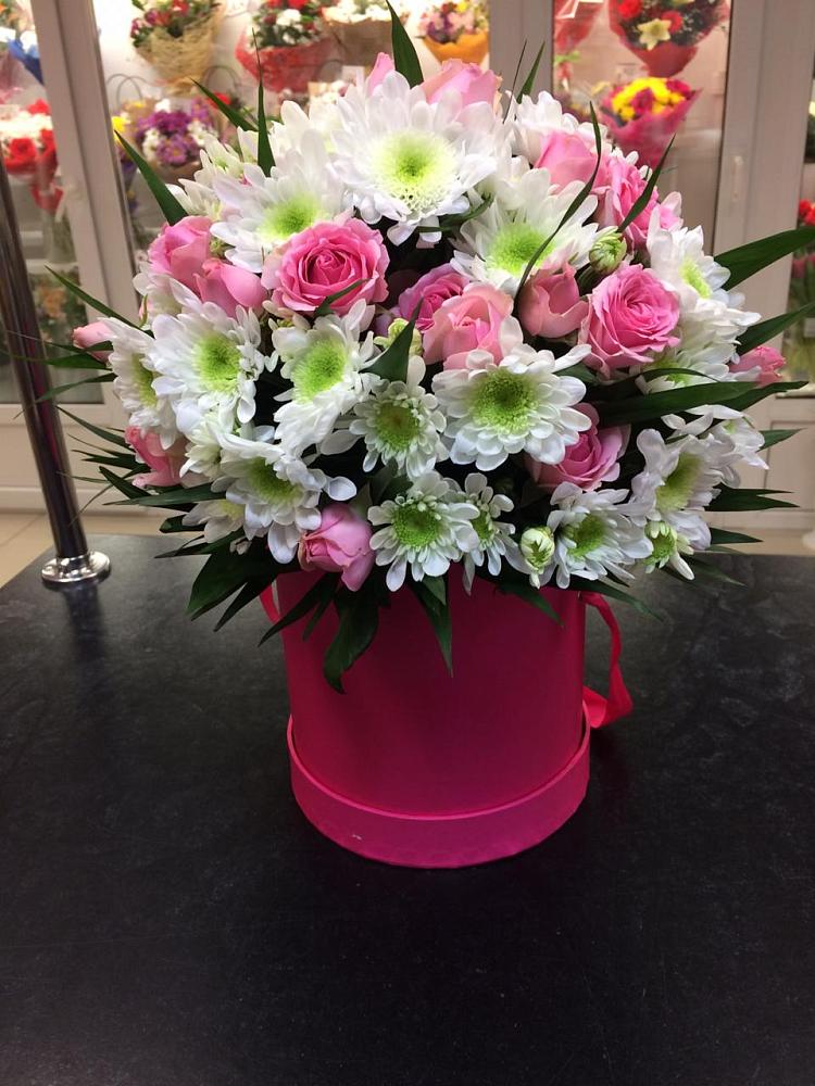 Цветочная композиция из Розы и Хризантемы в шляпной коробке в Введенском Курганской области