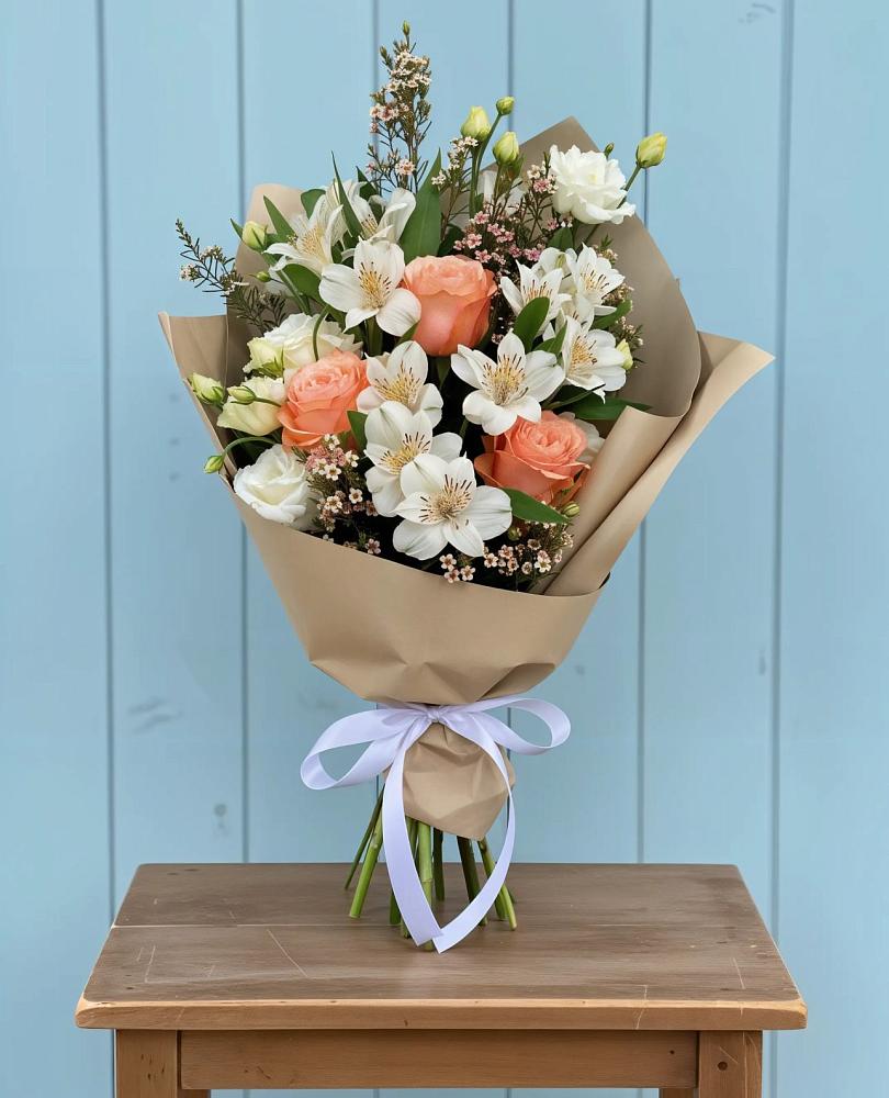 Букет цветов из: Альстромерии, Лизиантусы, Розы и Хризантемы в Введенском Курганской области